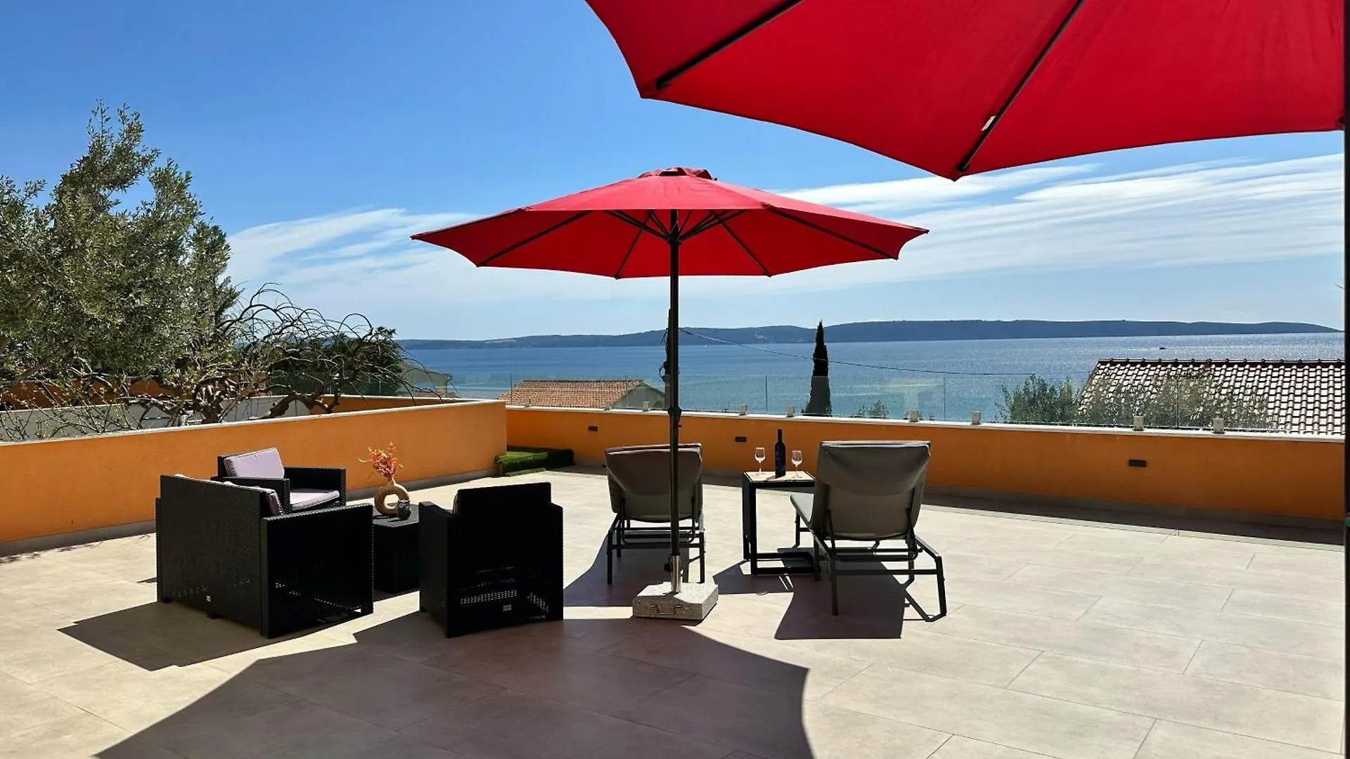 Poolside Apartment House Nina Trogir