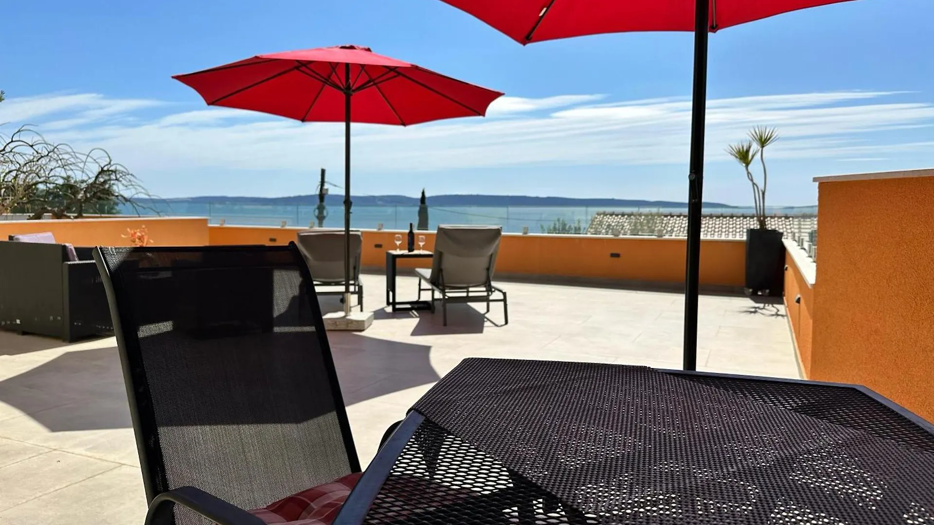 Poolside Apartment House Nina Trogir
