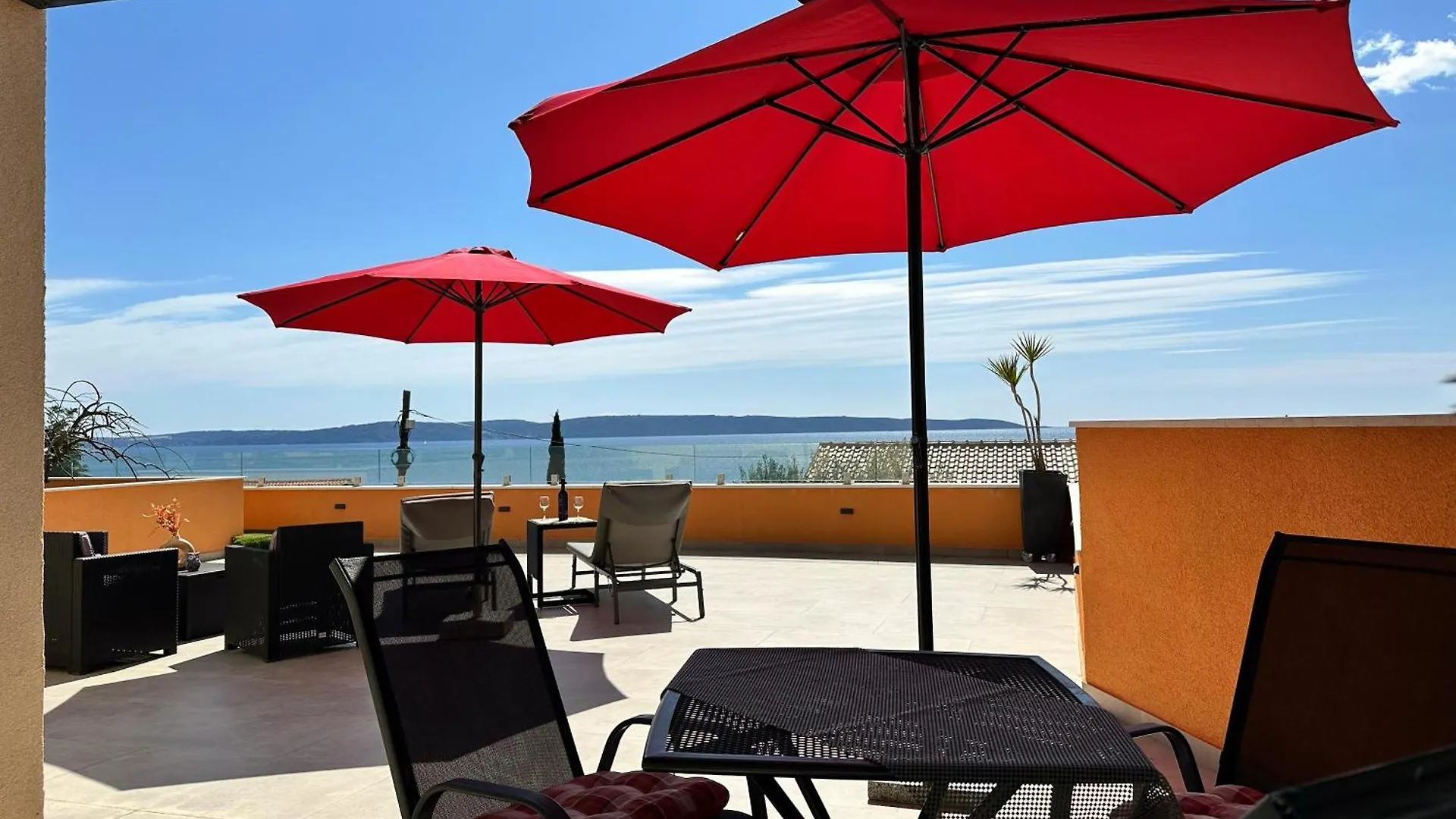 Poolside Apartment House Nina Trogir 0*,