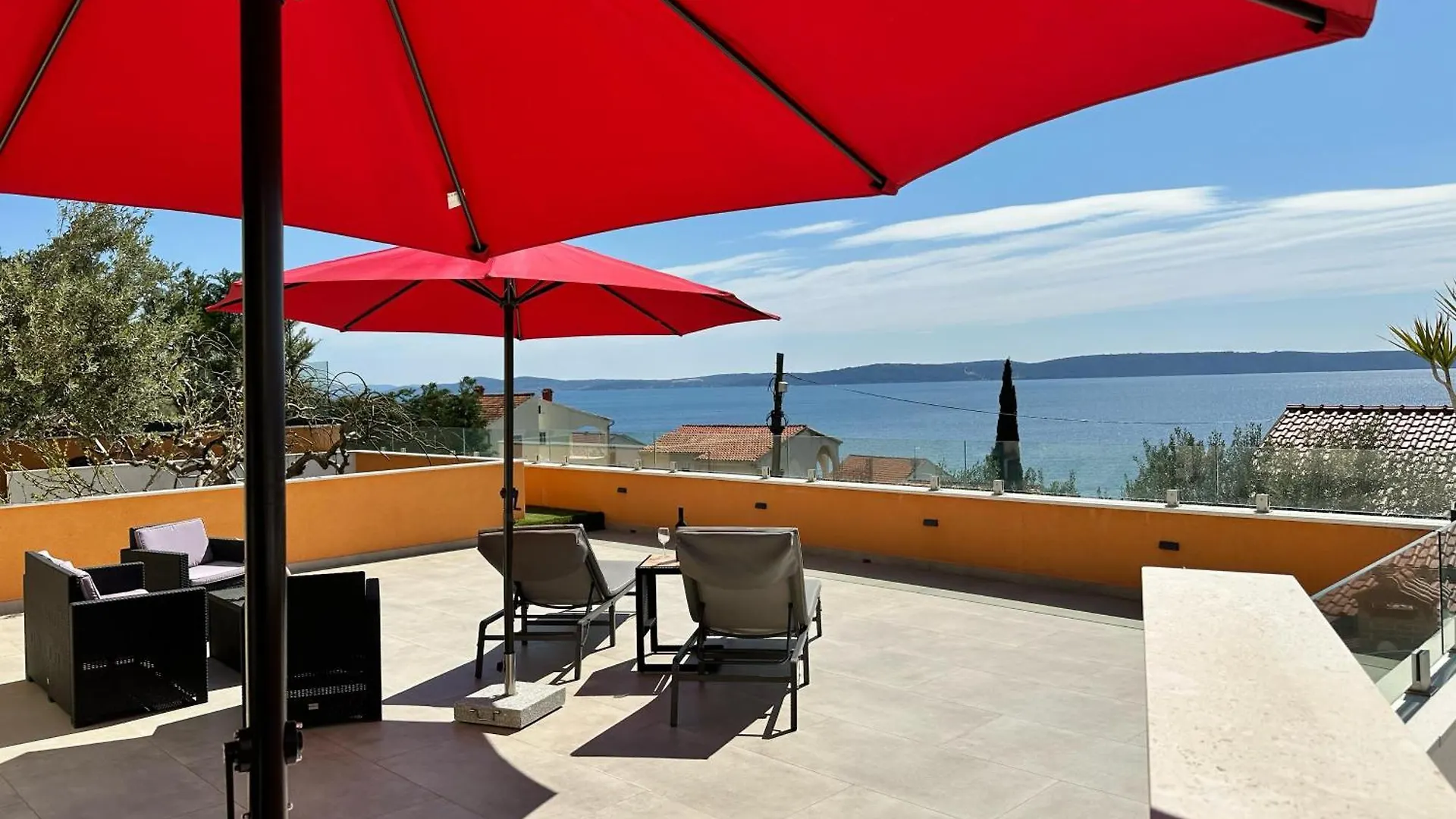 Poolside Apartment House Nina Trogir