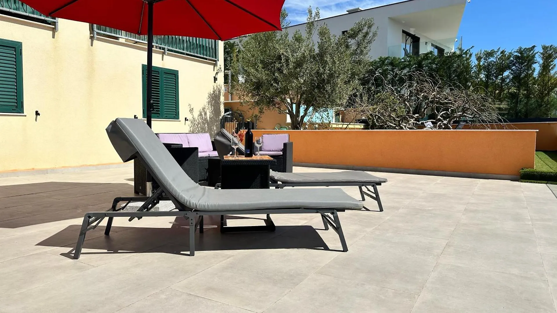Poolside Apartment House Nina Trogir