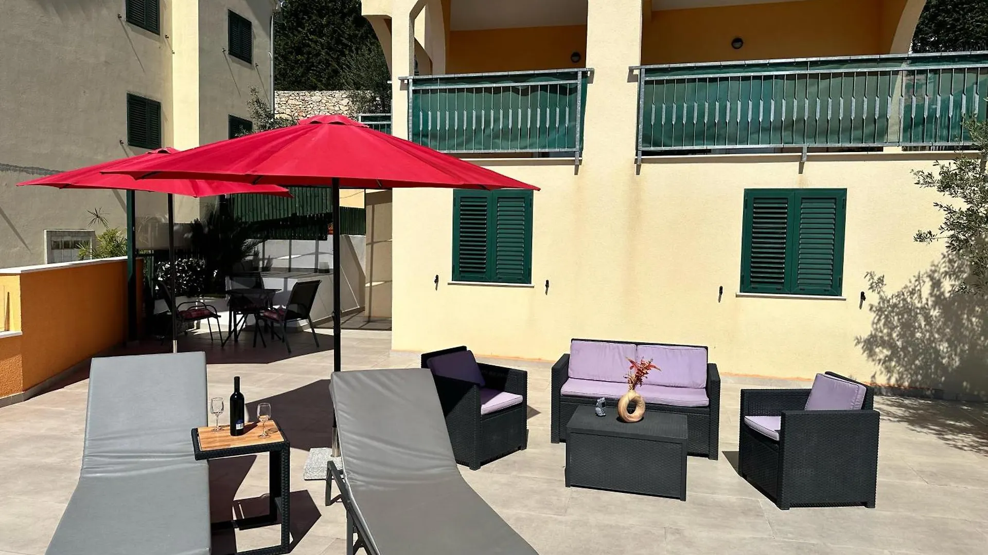Poolside Apartment House Nina Trogir