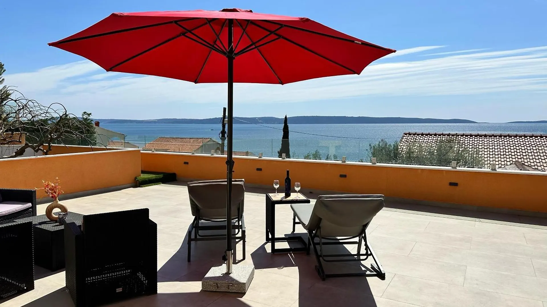 Poolside Apartment House Nina Trogir