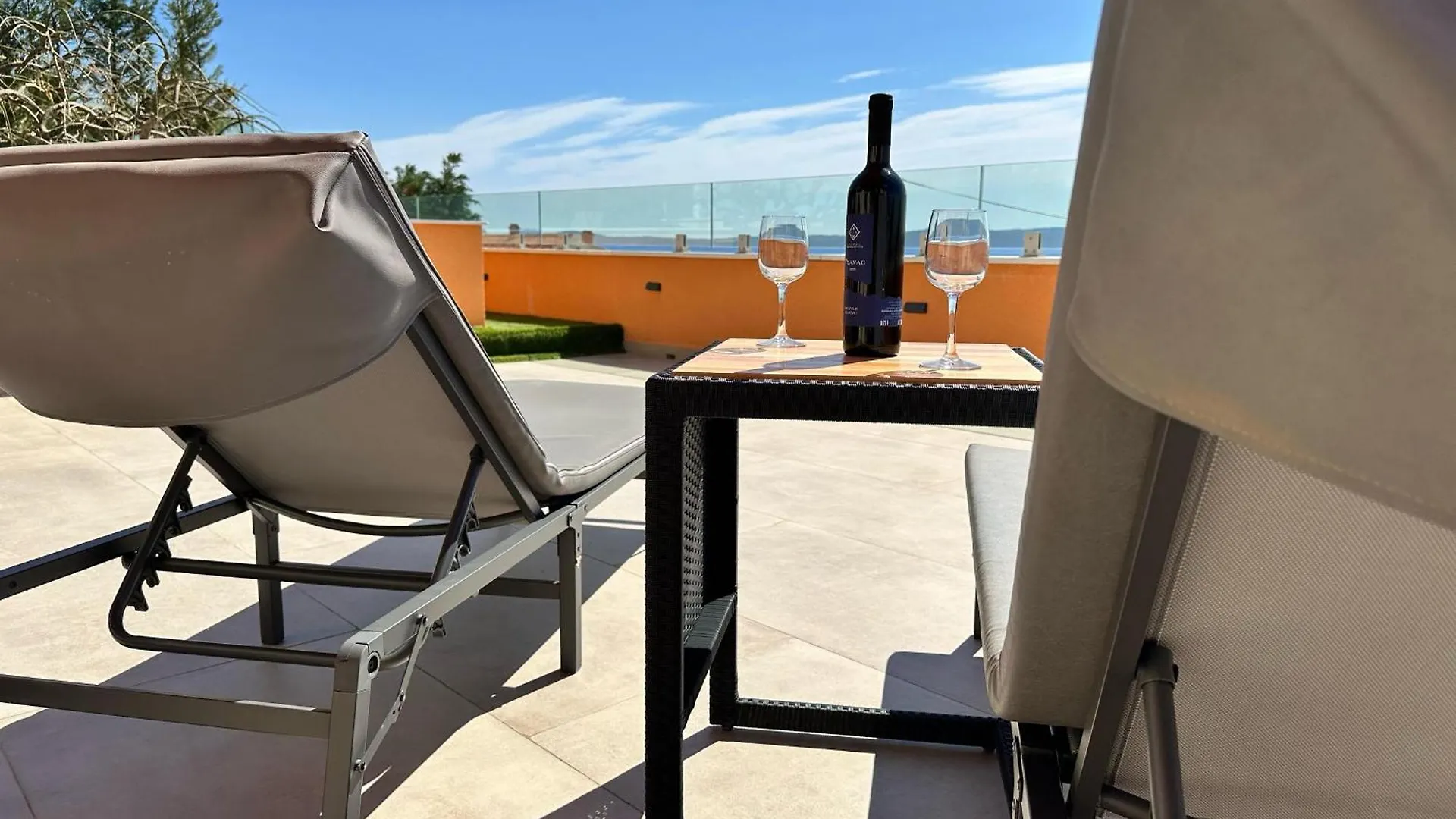 Poolside Apartment House Nina Trogir