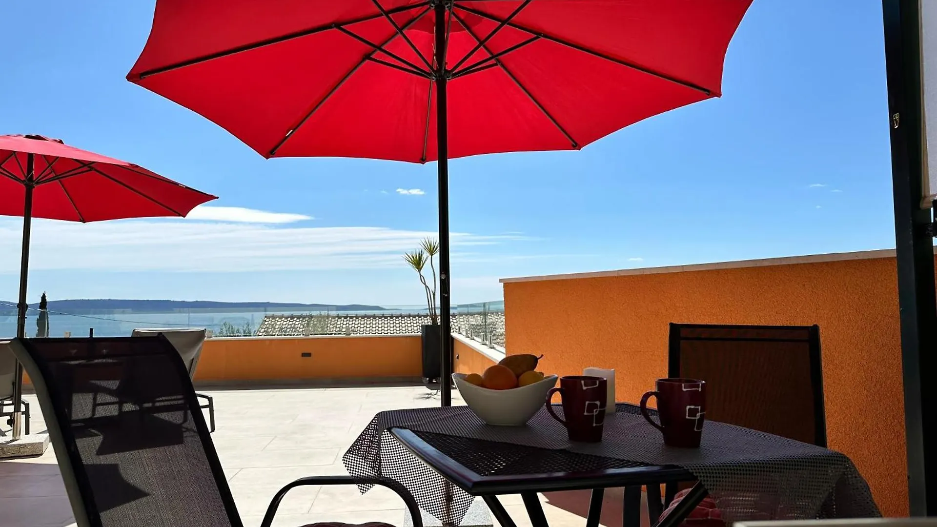 Poolside Apartment House Nina Trogir 0*,