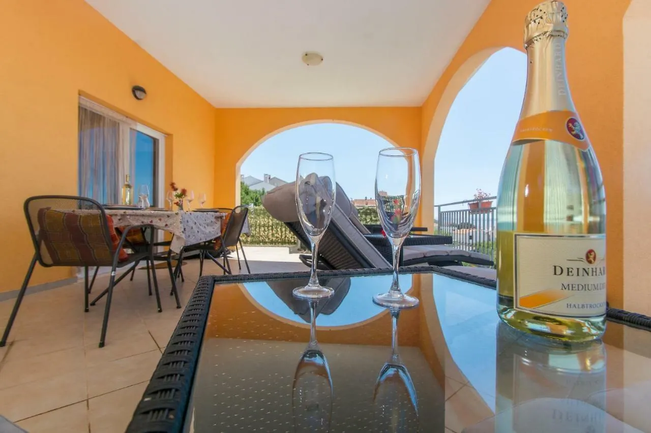 Poolside Apartment House Nina Trogir