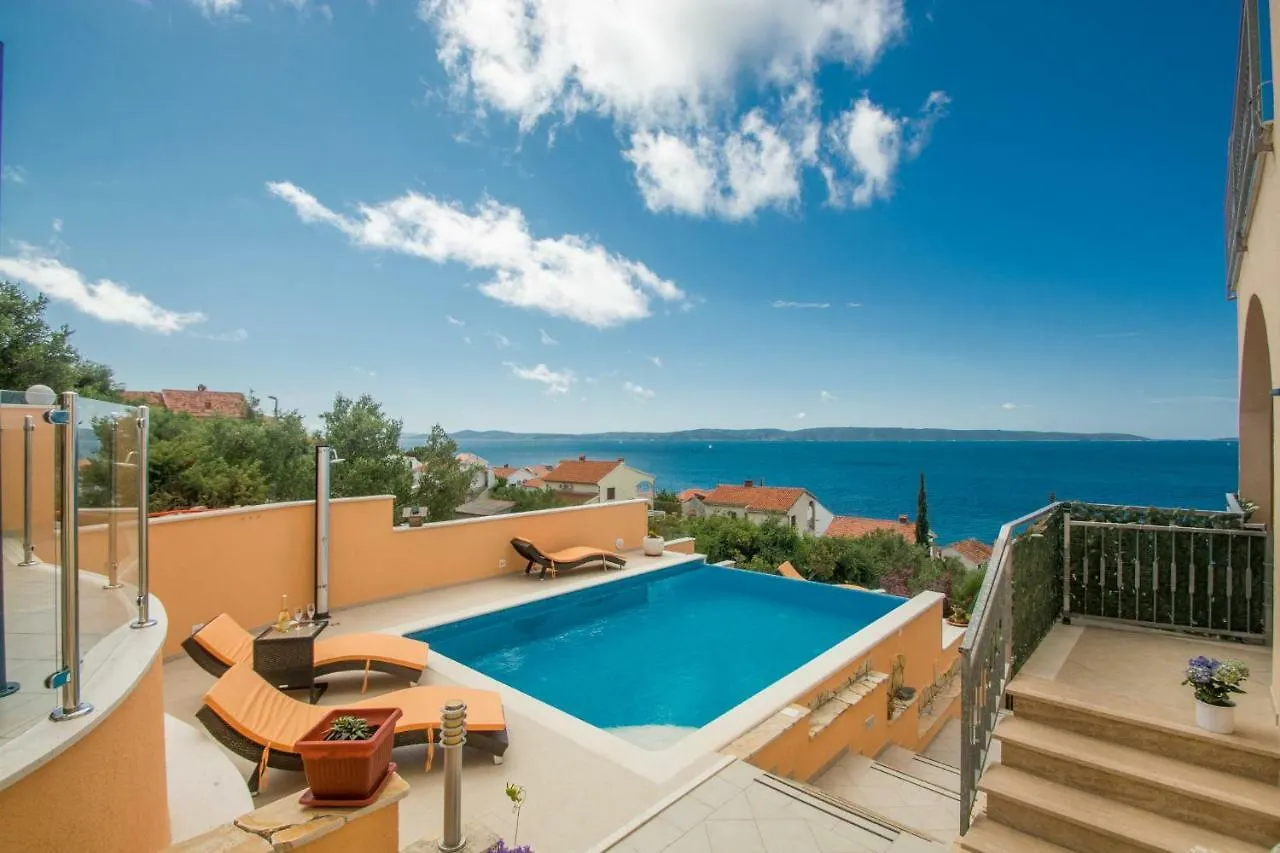 Poolside Apartment House Nina Trogir