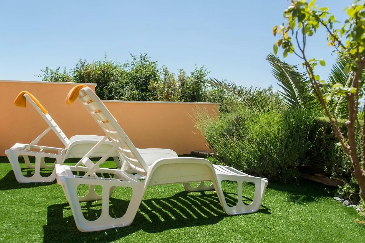 Poolside Apartment House Nina Trogir