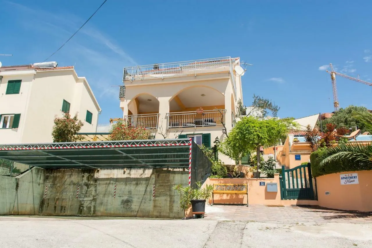 Poolside Apartment House Nina Trogir