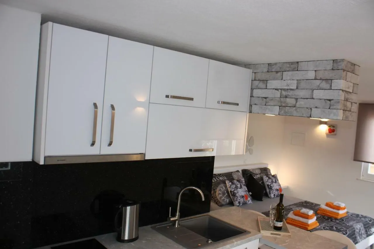 Poolside Apartment House Nina Trogir